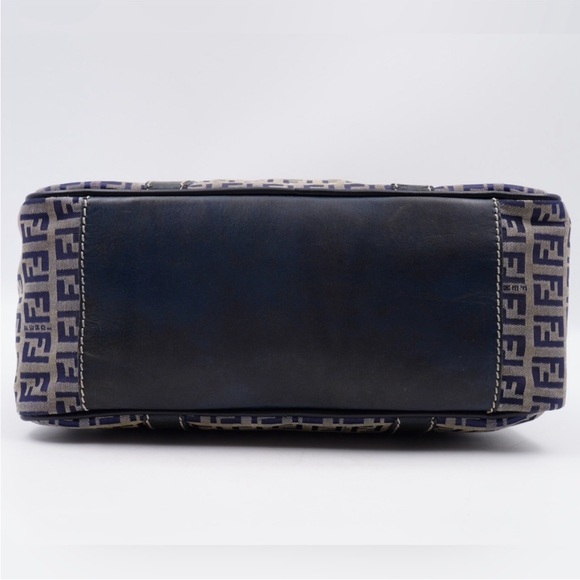 ❌SOLD❌Fendi Zucca small Boston bag - Picture 8 of 14